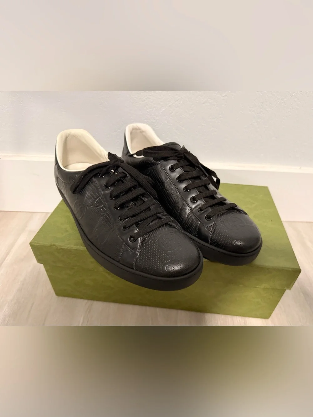 Gucci classic black
